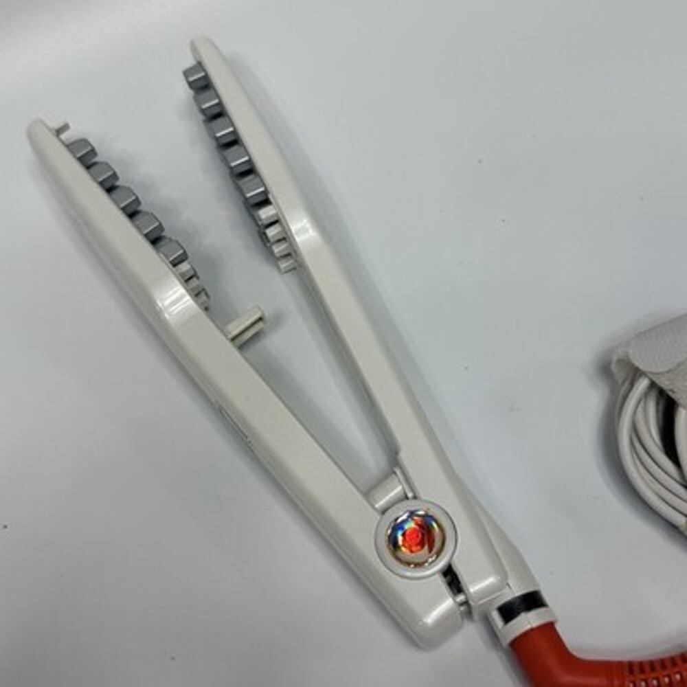 Voloom Hair Volumizing Iron 1 1/2" Pearl White Model OIPW15 Tested Hair